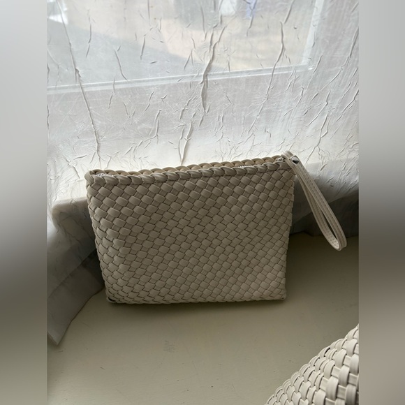 White Woven Tote Bag - Picture 6 of 7